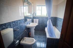 Bathroom - A Casa do Olival - Castelo do Bode area - Double room with garden view (Asian) (Barreira Grande)