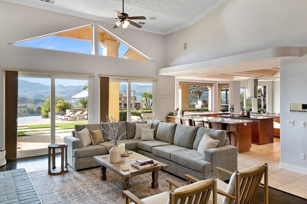 Televisio, pöytäjalkapallopöytä, pöytätennispöytä