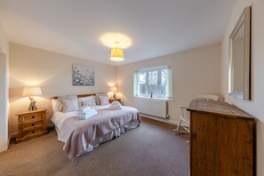 7 slaapkamers, een strijkplank/strijkijzer, gratis wifi, beddengoed