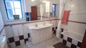 Bathroom - Casa do Olival - Double room with exterior toilet-Indian (Barreira Grande)