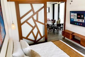 1 habitación, tabla de planchar con plancha, wifi gratis y ropa de cama 