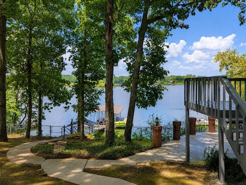 Makin MEMORIES: House w/Dock/HotTub/Fiber/Tankless/EV Charger/next to boat ramp