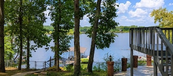 Makin MEMORIES: House w/Dock/HotTub/Fiber/Tankless/EV Charger/next to boat ramp