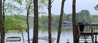 Makin MEMORIES: House w/Dock/HotTub/Fiber/Tankless/EV Charger/next to boat ramp