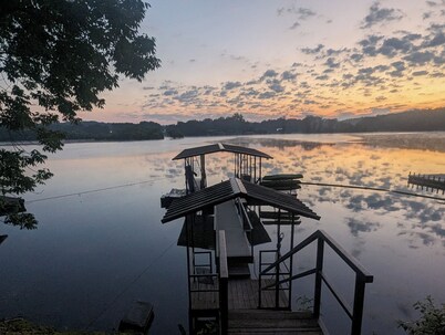❤Makin MEMORIES: House w/Dock/HotTub/Fiber Internet/TWH/next to park boat ramp❤