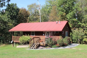 Exterior - Romantic Prairie Rose Couples Cabin w/ hot tub, forest views, near Hocking Hills (Logan)