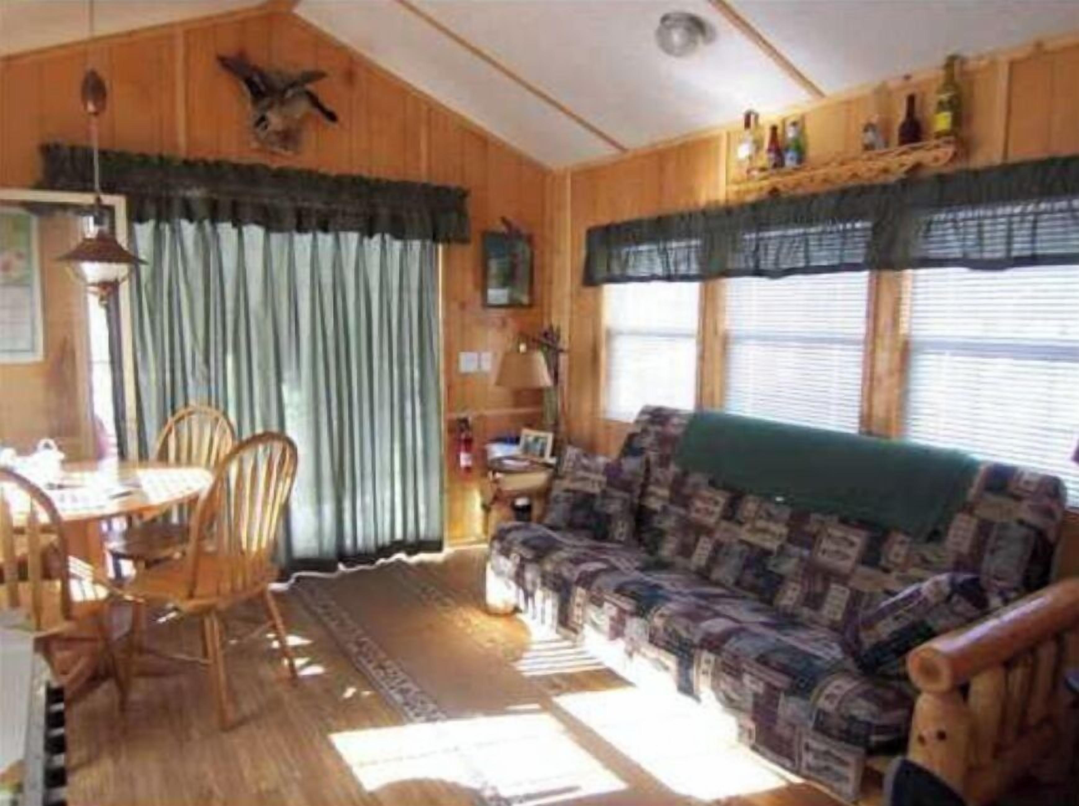 Assoc Beach, Lakes, Naples Causeway, Restaurants, Shops, Boat- Jet Ski Rentals. - Maine