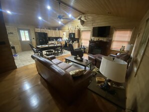 Smart TV, fireplace - Mountain View Cabin Rentals #2 (new market)