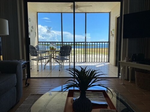 Beach front with 2 bedrooms, 2 baths and views of the Gulf!