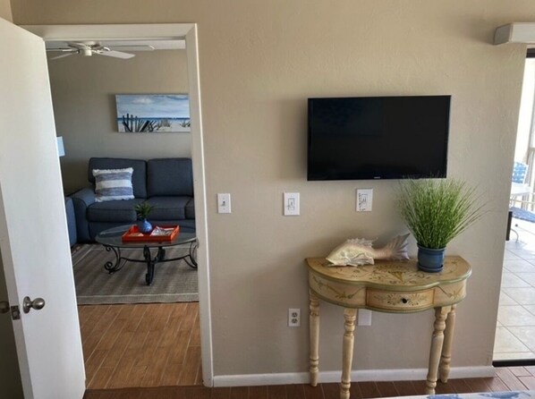 Smart TV, tenis de mesa y libros