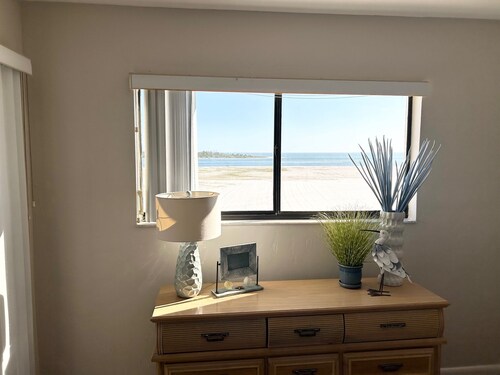 Beach front with 2 bedrooms, 2 baths and views of the Gulf!