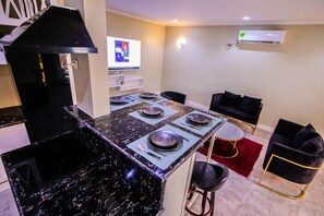 Interior - Villa Magnum! The whole complex, in a quiet area, makes for a satisfying stay.  (Douala)