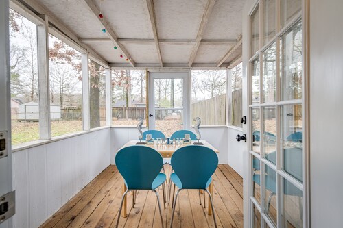 2-bedroom residential home with screened in patio.