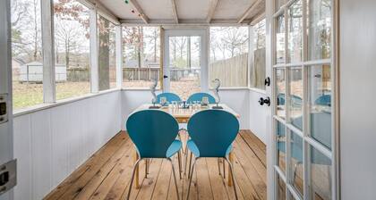 2-bedroom residential home with screened in patio.