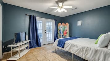 2 slaapkamers, een bureau, een strijkplank/strijkijzer, gratis wifi