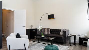 Luxury Apartment, Private Bathroom (Castle Gates) | Lounge