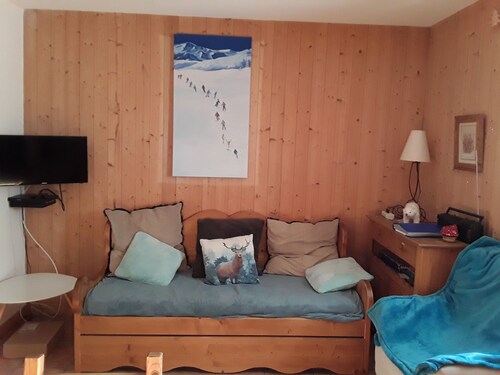 Beautiful garden apartment classified 3 clés clévacances with enclosed garden