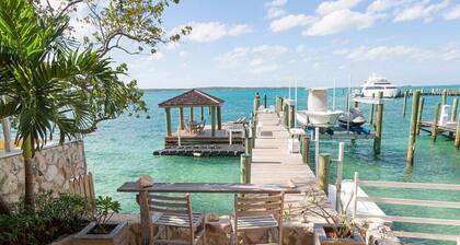 Unique waterfront Harbour Island getaway! 2 house compound with private dock!