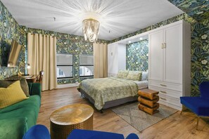 Iron/ironing board, free WiFi