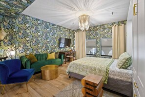 Iron/ironing board, free WiFi - Tropical Jungle Suite (Palm Beach)