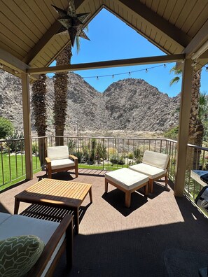 Property grounds - Condo with amazing views and 3 pools (Indian Wells)