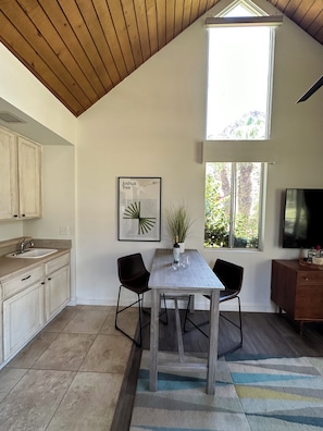 Dining - Condo with amazing views and 3 pools (Indian Wells)