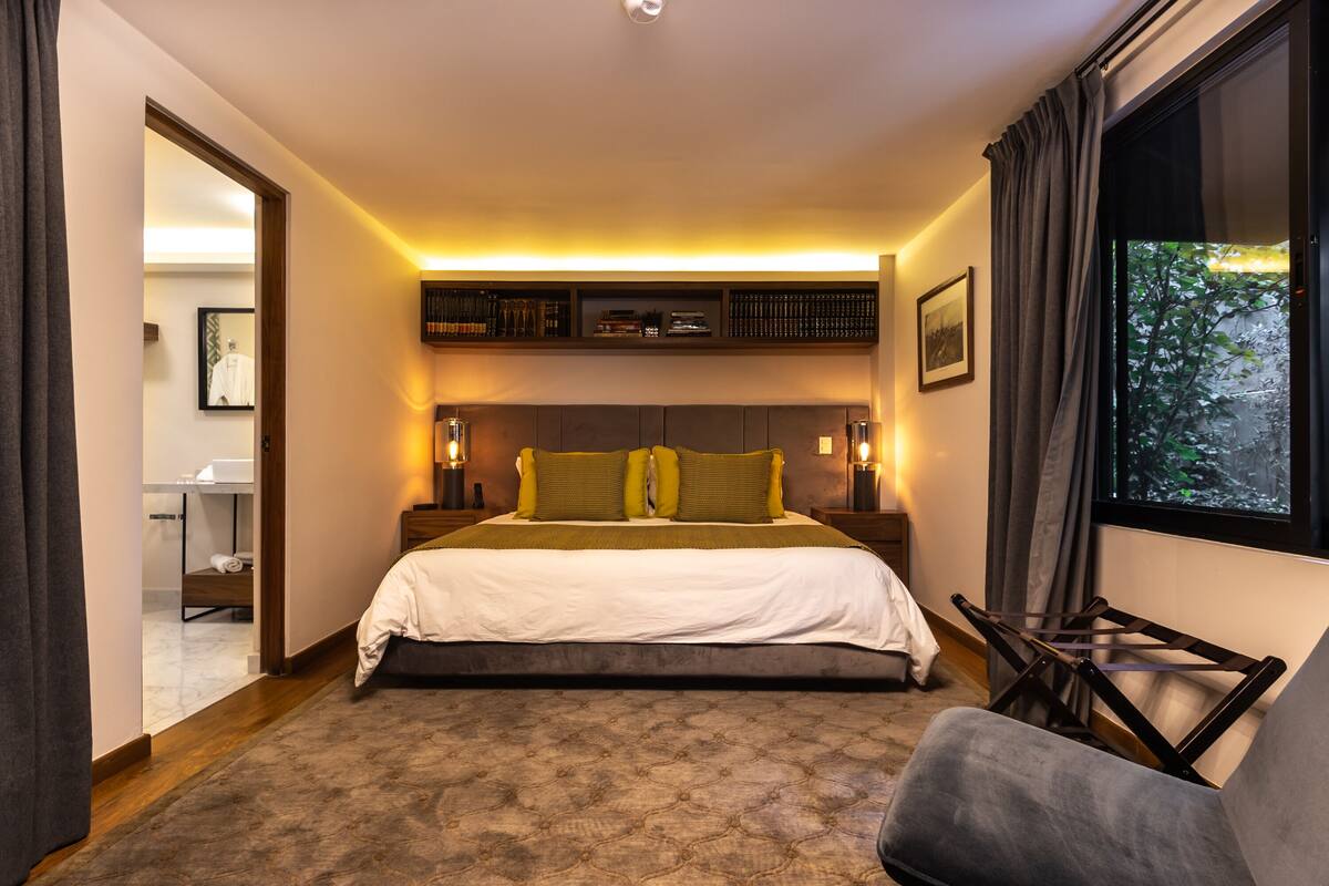 Exclusive Room | Egyptian cotton sheets, premium bedding, down comforters, free minibar