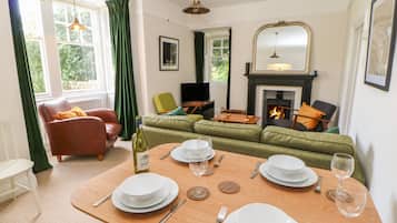 Cottage | Interior