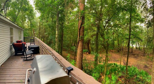 If you’re looking for a secluded river getaway this is your place!