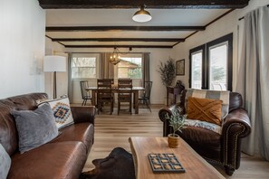 Téléviseur connecté, foyer, jeux vidéo, lecteur de DVD