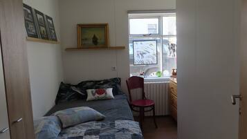2 bedrooms, desk, free WiFi, bed sheets