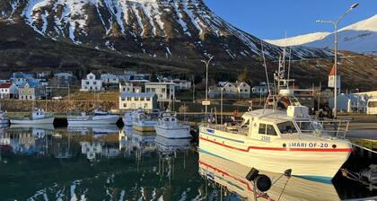 A cozy artistapartement on ground floor in downtown Siglufjörður,