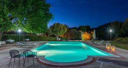 Tenuta Astolfi 12+3, Emma Villas