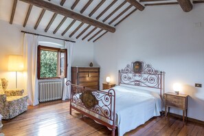 4 室のベッドルーム、アイロン / アイロン台、WiFi (無料)、ベッドシーツ