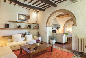 Fireplace - Tenuta Sagherina 8, Emma Villas (Metelliano)