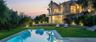 Villa Scirocco 10+2, Emma Villas