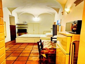 Unclassified image, 2 of 6, button