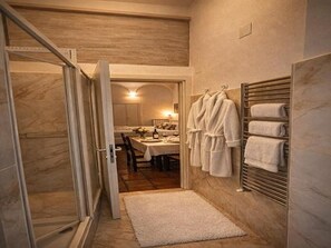 Unclassified image, 3 of 6, button