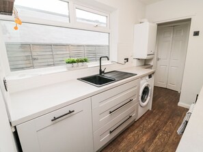 Ferienhaus | Eigene Küche | Kühlschrank, Geschirrspüler, Wasserkocher, Toaster