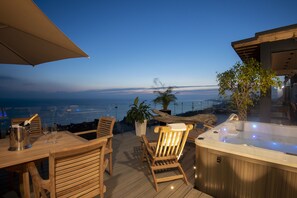 Outdoor dining - Super deluxe 6 bedroom house with Hot tub, sea views, wood burner, roof terrace  (St Leonards on Sea)