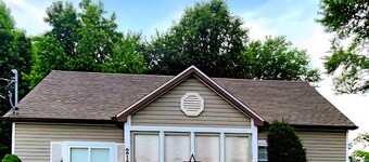 Lakeside Shady Rest Home Away from Home blocks from Rend Lake and I57/I64