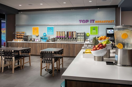 Tru by Hilton Miami West Brickell