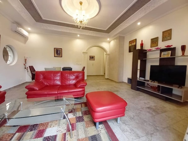 Apartamento | Sala de estar | TV 30 polegadas com canais digitais