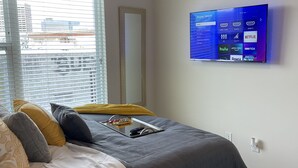 Room - Perfect Unit in the heart of Atlanta! (Atlanta)
