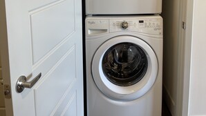 Interior - Perfect Unit in the heart of Atlanta! (Atlanta)