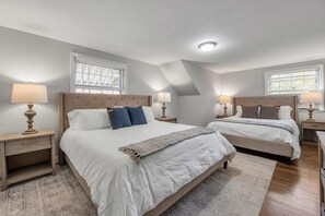 4 bedrooms, desk, iron/ironing board, travel cot