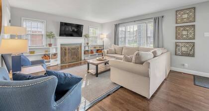 Updated Home | Downtown | Luxe Beds | Ping Pong