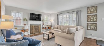 Updated Home | Downtown | Luxe Beds | Ping Pong