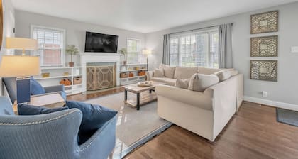 Updated Home | Downtown | Luxe Beds | Ping Pong