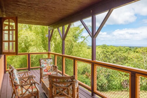 Off Grid Getaway w Panoramic Ocean Views